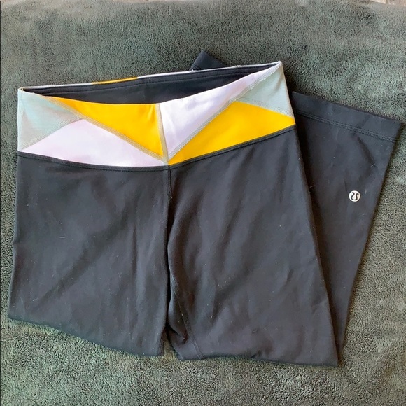 Lululemon Reversible Crop Yoga Pants - Picture 1 of 6